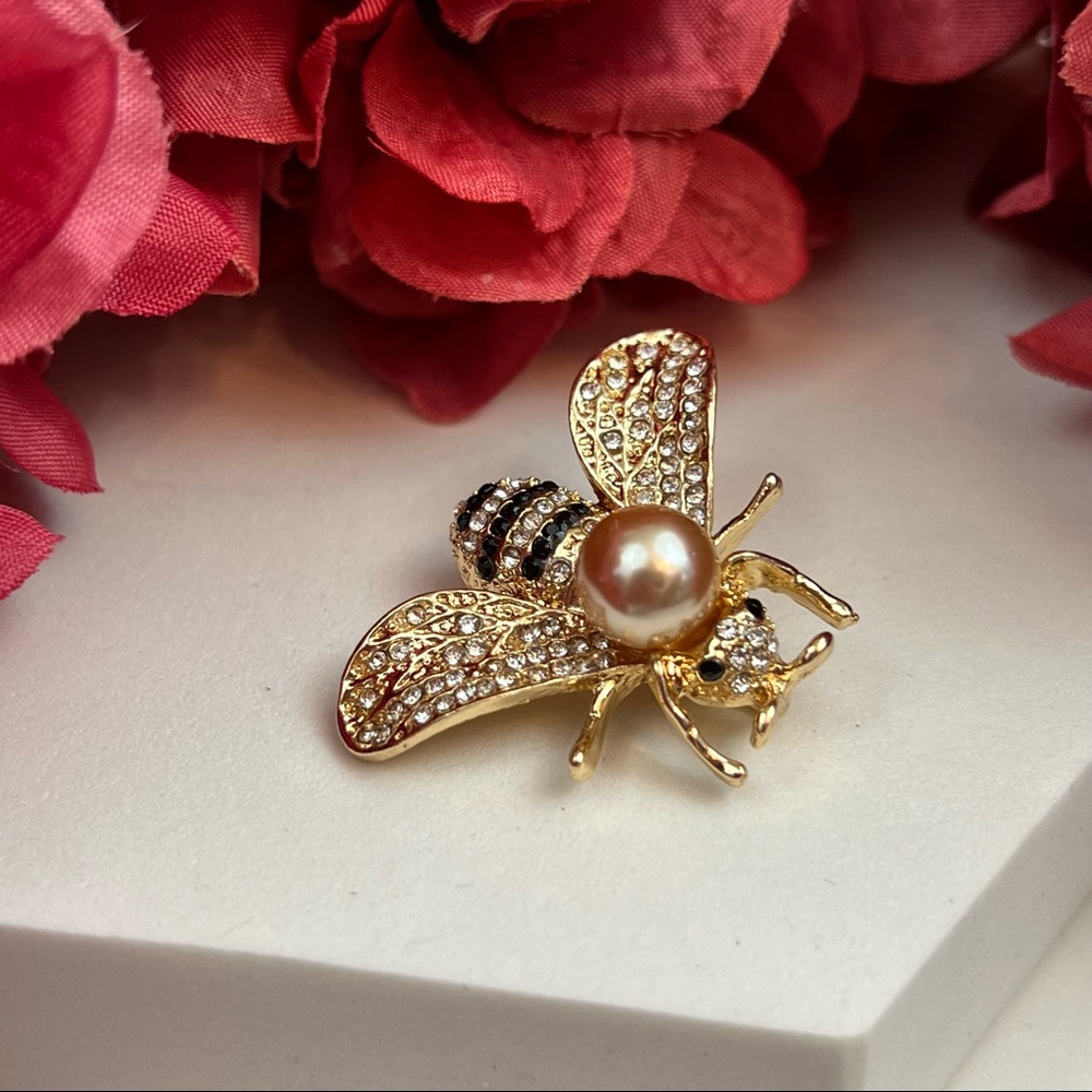 Golden Crystal Bumblebee Pearl Brooch Lapel Pin - Picture 8 of 16